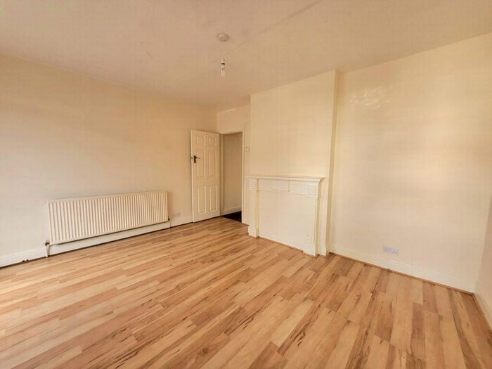 3 Bedroom House To Rent In Oval Road North, Dagenham, RM10