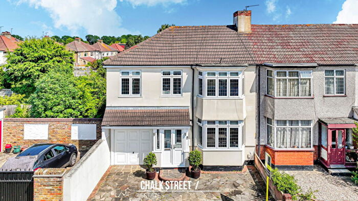 4 Bedroom End Of Terrace House For Sale In Link Way, Hornchurch, RM11