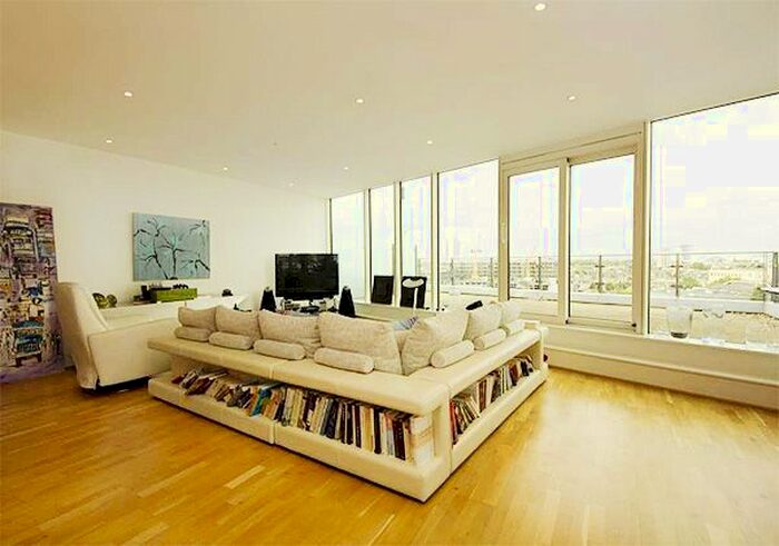 3 Bedroom Flat To Rent In Juniper Drive, Wandsworth, SW18