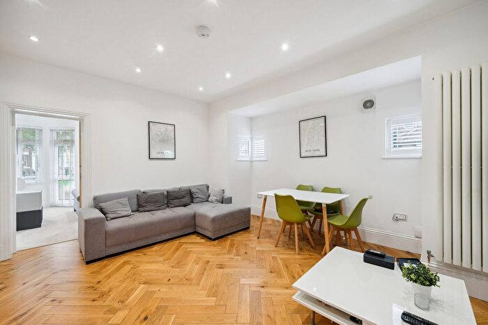 3 Bedroom Flat To Rent In Horn Lane, London, W3
