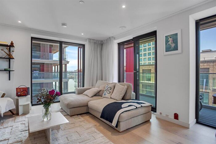 2 Bedroom Apartment For Sale In James Cook Building, Silvertown, E16