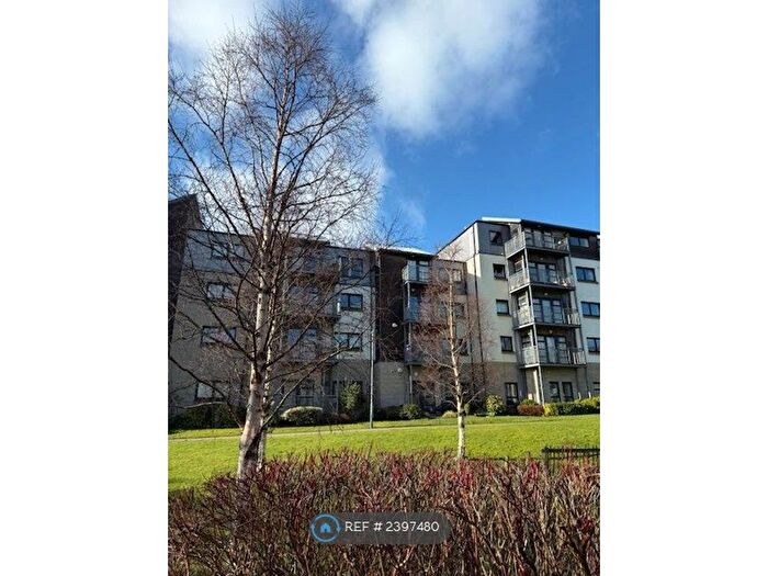 2 Bedroom Flat To Rent In Hammerman Avenue, Aberdeen, AB24