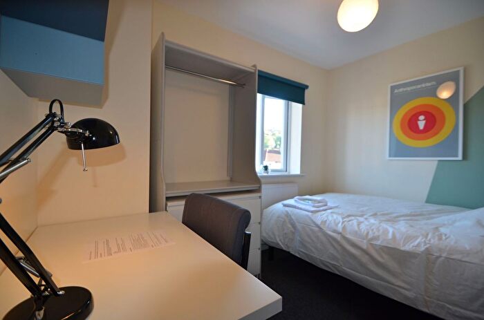 7 Bedroom Semi-detached House To Rent In Upper Bevendean Avenue, Brighton, BN2