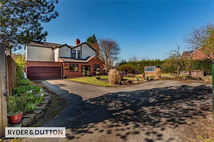 4 Bedroom Detached House For Sale In Currier Lane, Ashton-under-Lyne, Greater Manchester, OL6