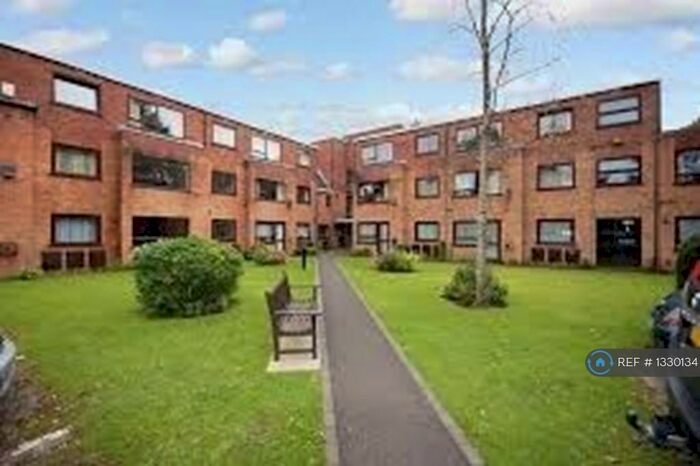 1 Bedroom Flat To Rent In Homeleigh House, Bournemouth, BH8