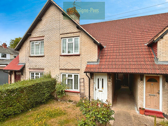 3 Bedroom House To Rent In Station Road, Farncombe, GU7