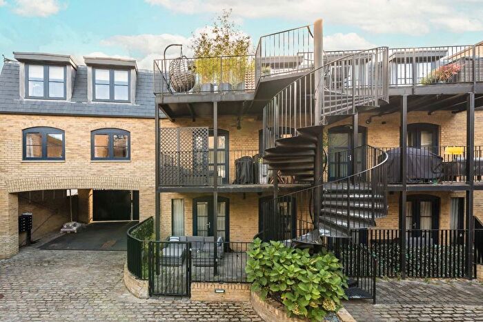1 Bedroom Flat For Sale In Tooting High Street, Tooting, SW17