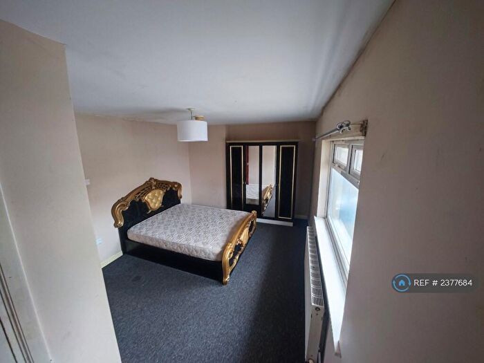 3 Bedroom Terraced House To Rent In Gospel Farm Road, Birmingham, B27