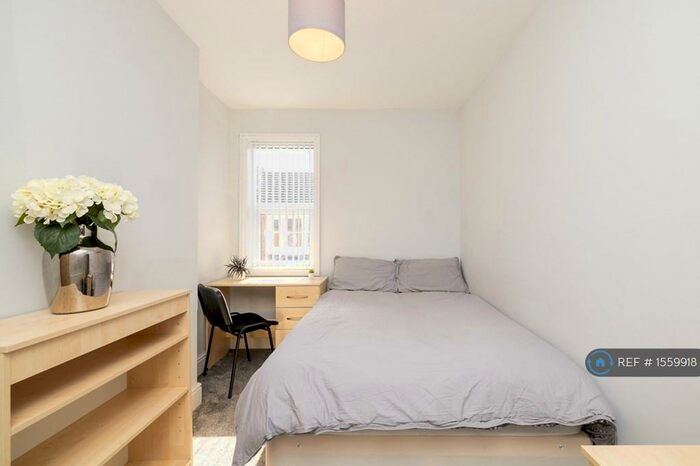 3 Bedroom Bungalow To Rent In Randolph Close, Leamington Spa, CV31