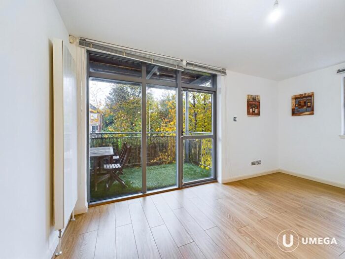 2 Bedroom Apartment To Rent In Slateford Road, Slateford, Edinburgh, EH14