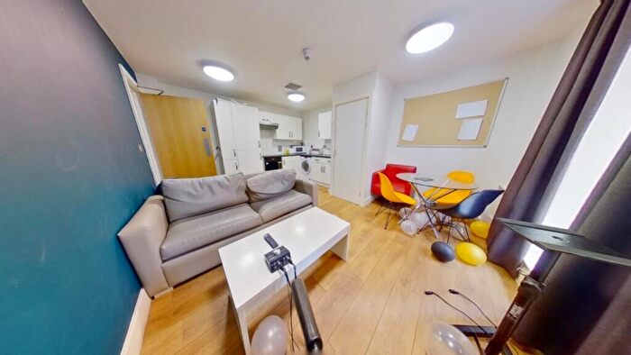 3 Bedroom Flat To Rent In Woolpack Lane, Nottingham, NG1