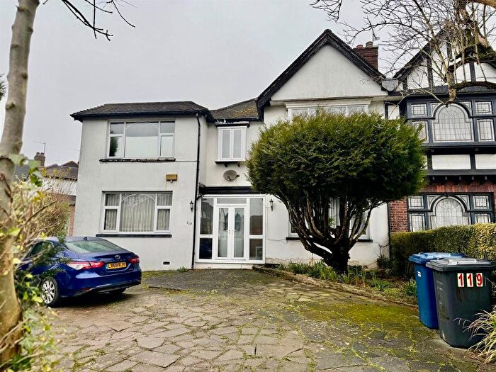 7 Bedroom Property For Sale In Abbots Gardens, London, N2
