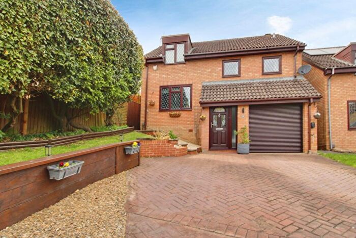 4 Bedroom Detached House For Sale In Chervil Close, Swindon, SN2