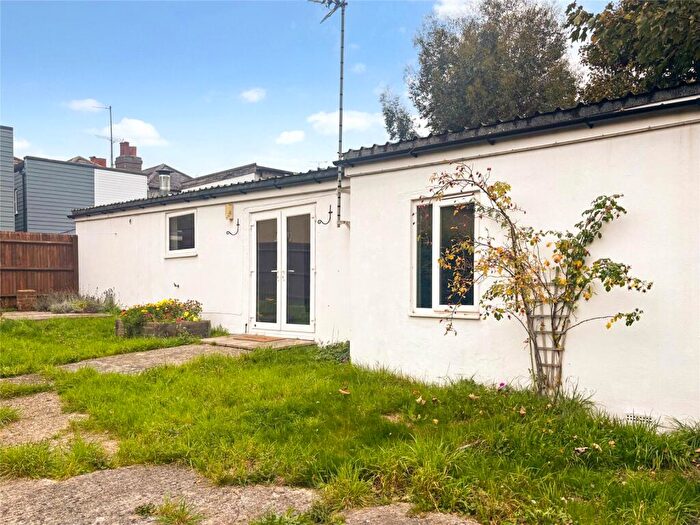 2 Bedroom Bungalow To Rent In Lower Church Road, Burgess Hill, West Sussex, RH15