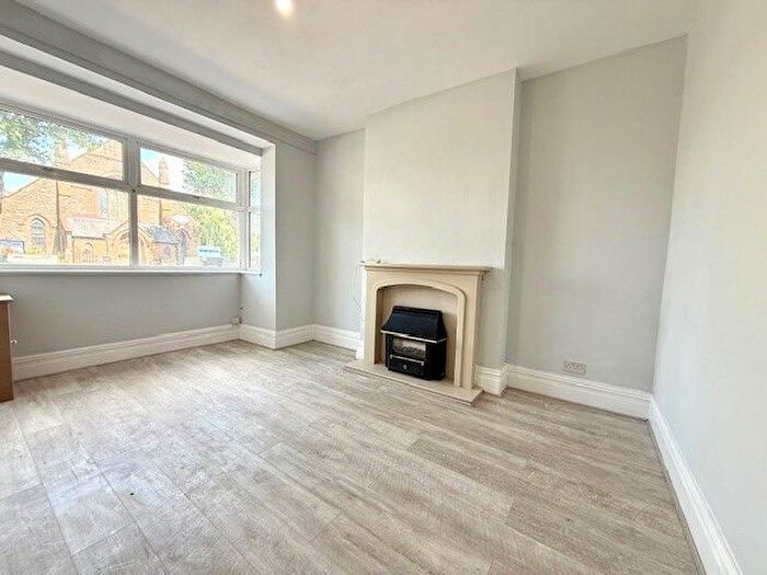 3 Bedroom Property To Rent In Wilderspool Causeway, Warrington, WA4