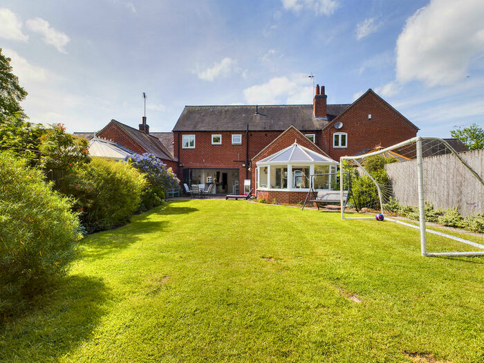 4 Bedroom Mews For Sale In Church Road, Egginton, DE65