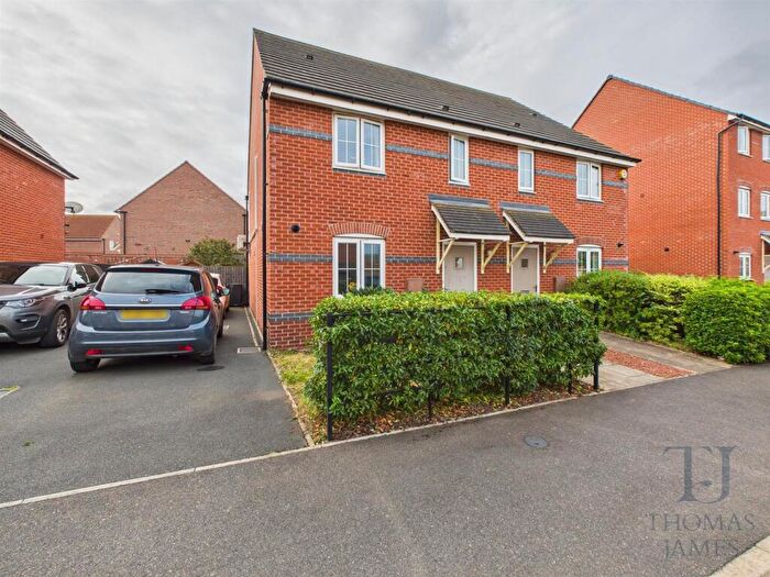 3 Bedroom Semi-Detached House For Sale In Maygreen Avenue, Cotgrave, Nottingham, NG12