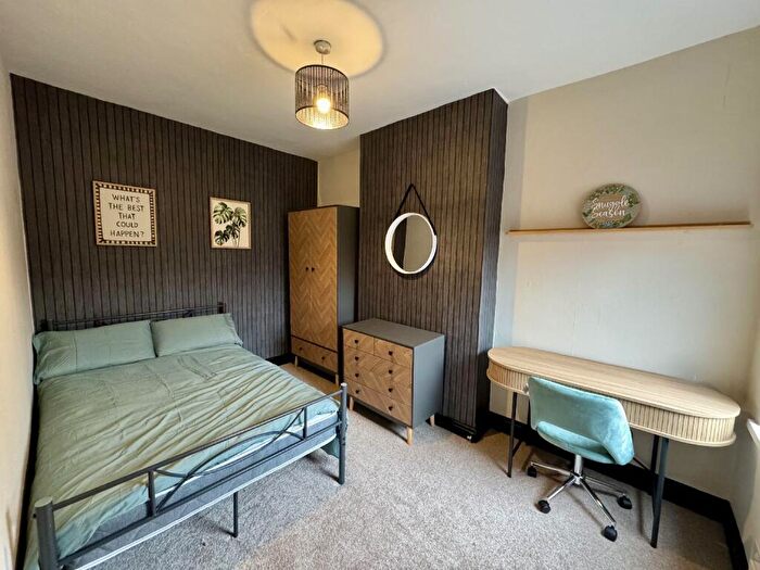 4 Bedroom House To Rent In Teversal Avenue (), Lenton, Birmingham, Nottinghamshire, NG7