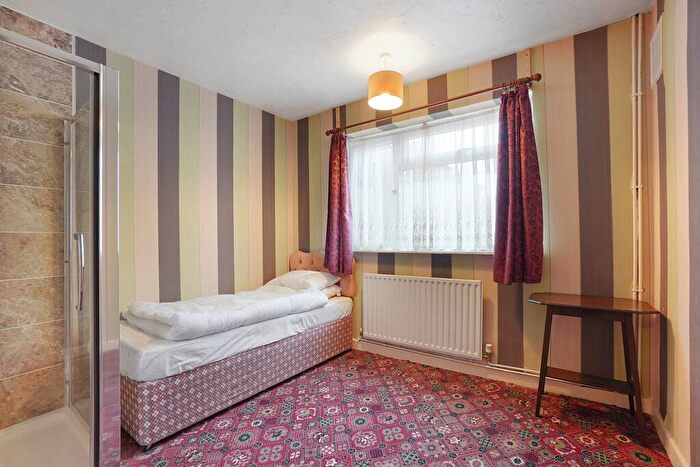 2 Bedroom Bungalow For Sale In High View Drive, Chatham, ME5