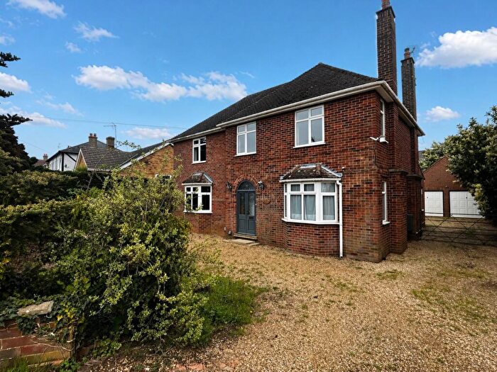 4 Bedroom Detached House For Sale In Broomhill, Downham Market, PE38
