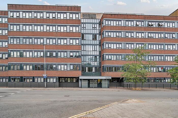 1 Bedroom Apartment To Rent In Farnsby Street, Swindon, SN1