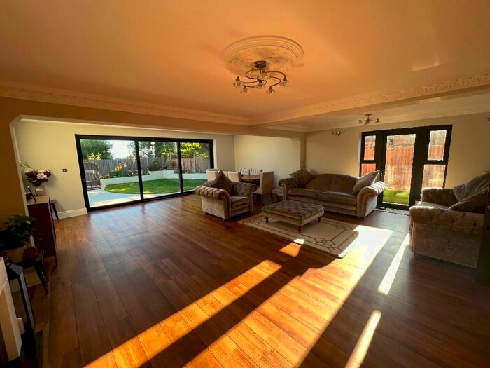 4 Bedroom Detached House To Rent In Beaton Close, Greenhithe, Kent, DA9