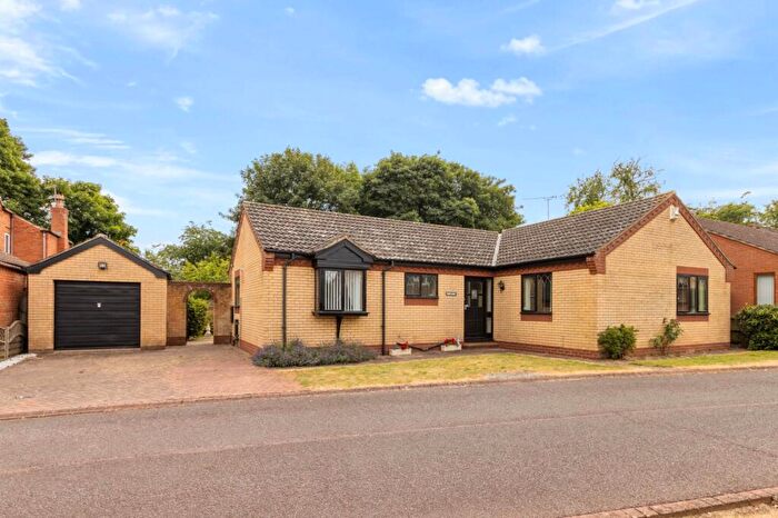 3 Bedroom Bungalow For Sale In Coach House Gardens, Scawby, Brigg, DN20