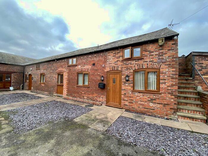 2 Bedroom Mews To Rent In Holmes Chapel Road, Lower Withington, SK11