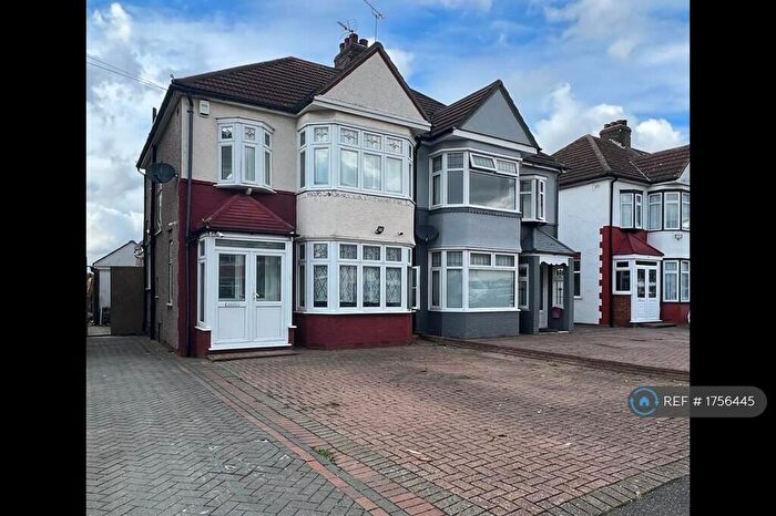 3 Bedroom Semi-Detached House To Rent In Wensleydale Avenue, Ilford, IG5