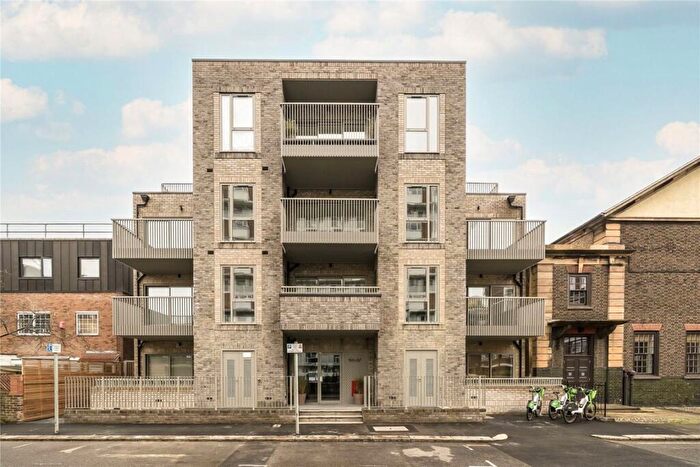 2 Bedroom Flat To Rent In Aveline Street, Kennington, SE11