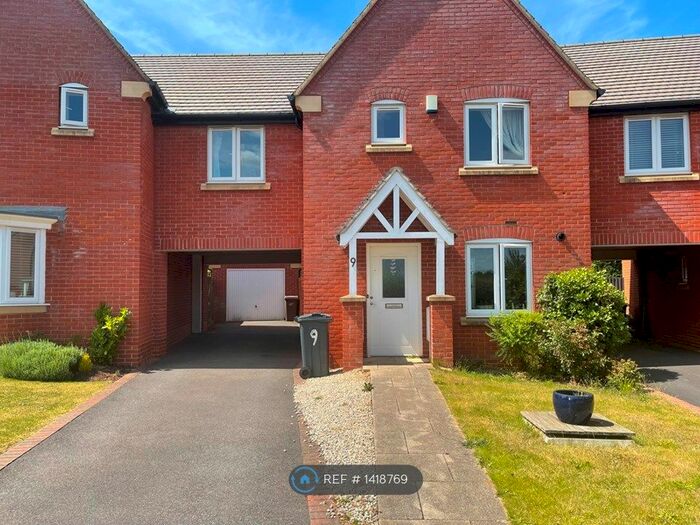3 Bedroom Terraced House To Rent In Manor Holt Close, Leicester, LE7