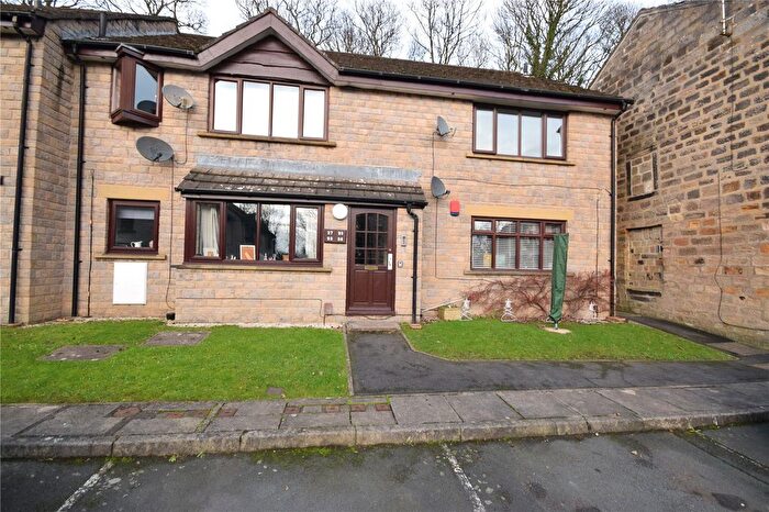 2 Bedroom Flat To Rent In Bolton Grange, Yeadon, Leeds, West Yorkshire, LS19