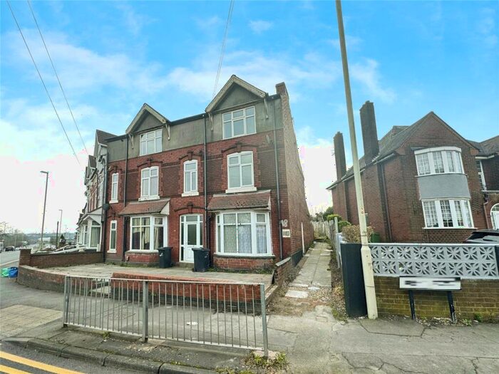 3 Bedroom End Of Terrace House To Rent In Blowers Green Road, Dudley, West Midlands, DY2