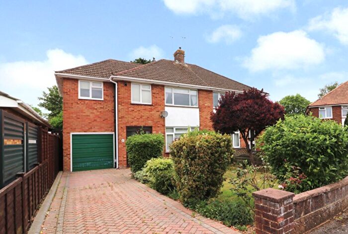 3 Bedroom Semi Detached House For Sale In Cedar Close, Hedge End, SO30