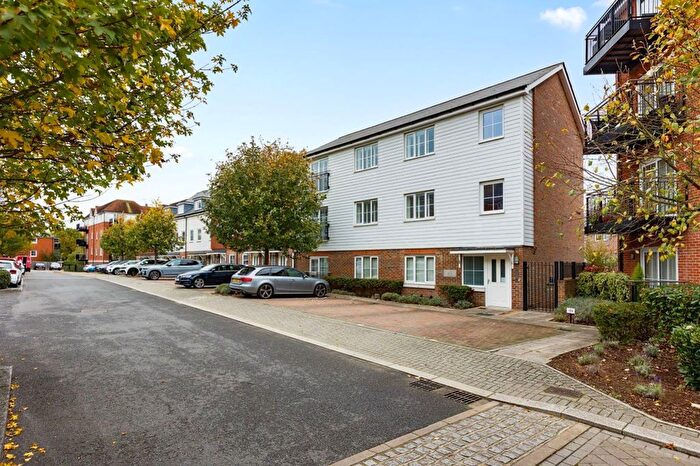 2 Bedroom Flat To Rent In Eden Road, Dunton Green, TN14