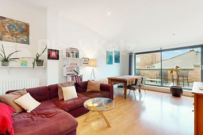 2 Bedroom Flat To Rent In Barnsbury Grove, Caledonian Road / Kings Cross, N7