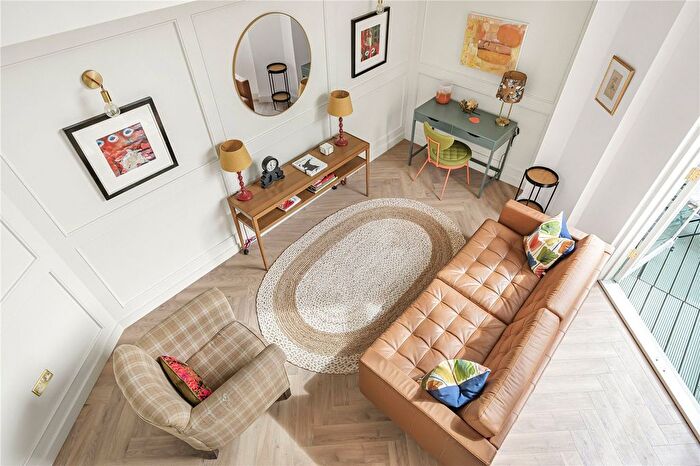 2 Bedroom Flat For Sale In The Avenue, London, W13
