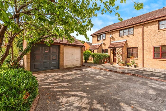 2 Bedroom Terraced House For Sale In Pickwick Close, West Totton, Southampton, SO40