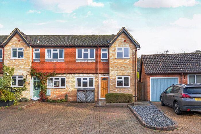 3 Bedroom End Of Terrace House To Rent In Pegasus Close, Haslemere, GU27