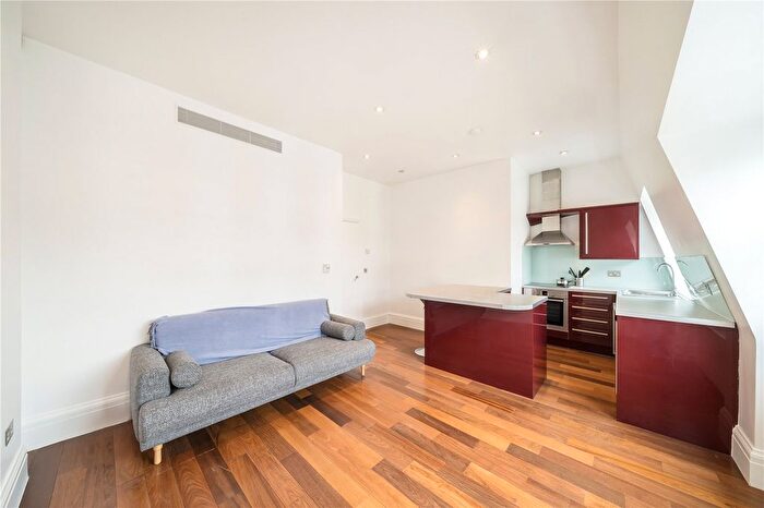 1 Bedroom Flat To Rent In Campden Hill Gardens, London, W8