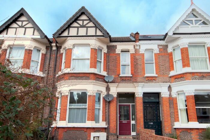 2 Bedroom Flat For Sale In Chevening Road, Queens Park, NW6