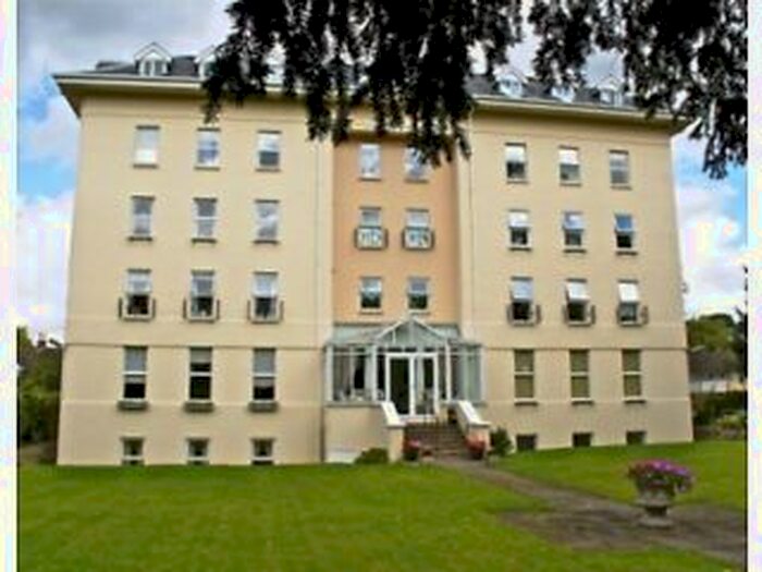 1 Bedroom Block Of Flats To Rent In Westbourne House, Westbourne Drive, Cheltenham GL52