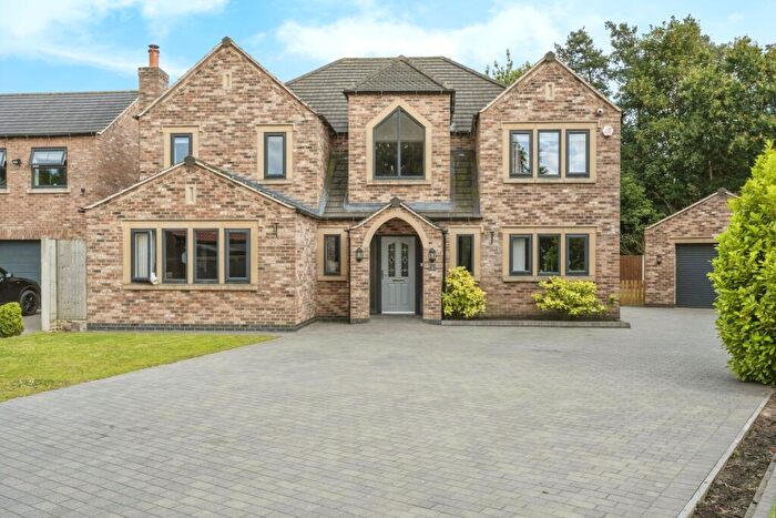 5 Bedroom Detached House For Sale In Abbeyfield Court, Doncaster, South Yorkshire, DN7