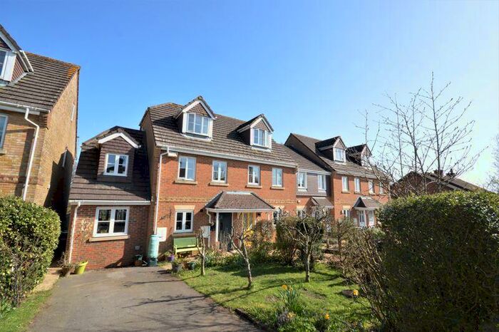 3 Bedroom Town House To Rent In Weycombe Road, Haslemere, GU27