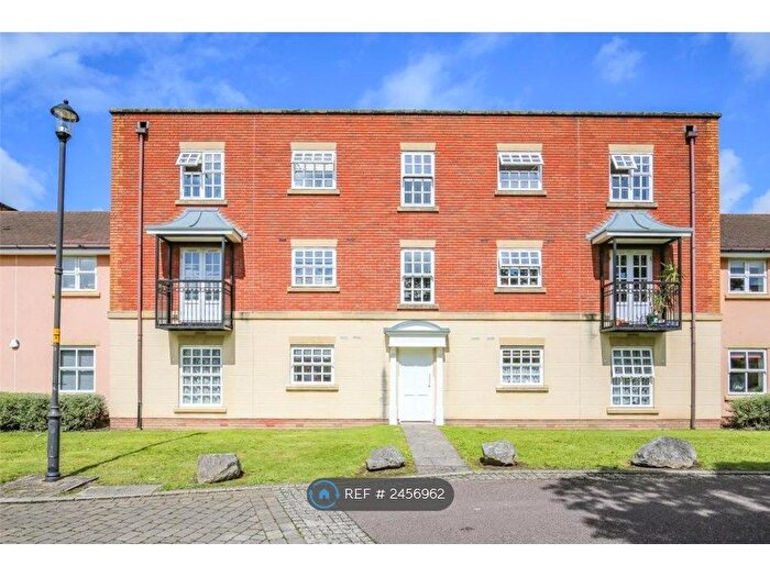 2 Bedroom Flat To Rent In Royal Victoria Park, Bristol, BS10