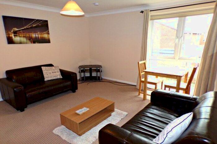 2 Bedroom Flat To Rent In Milverton Court, Newcastle Upon Tyne, NE3