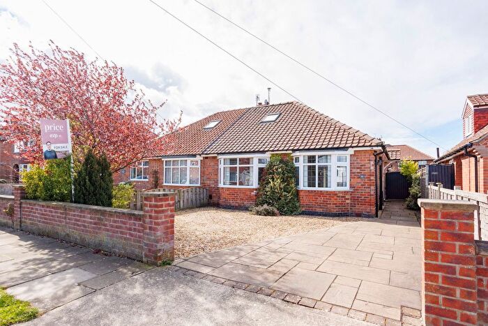 2 Bedroom Semi Detached Bungalow For Sale In Woodlands Grove, York, YO31