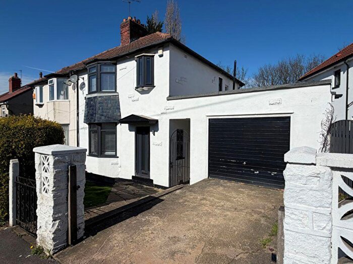 3 Bedroom Semi Detached House For Sale In Upland Road, Leeds, LS8