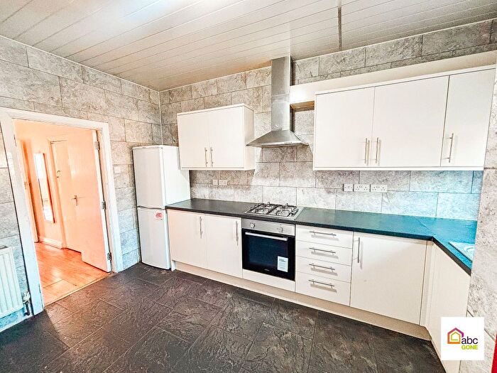 3 Bedroom Semi-detached House To Rent In Westwood Road, Ilford, IG3