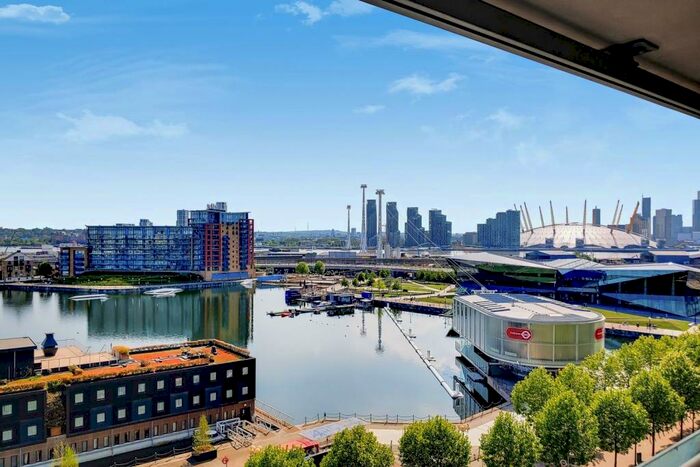 2 Bedroom Apartment To Rent In The Oxygen Apartments, Royal Victoria Dock, E16